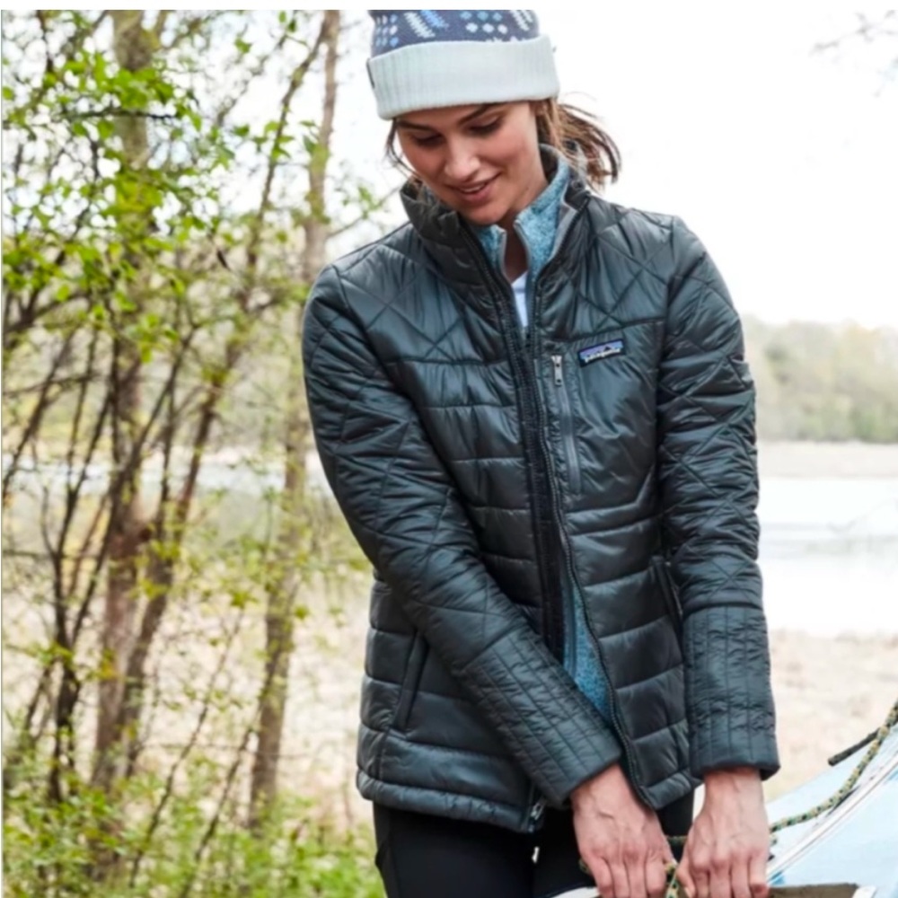 Patagonia Puffer Coat Radalie Short Quilted in Black